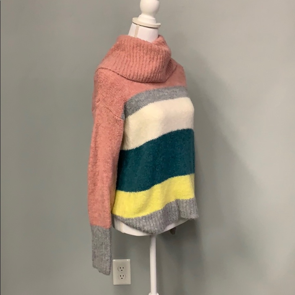 Sweater - Picture 2 of 5